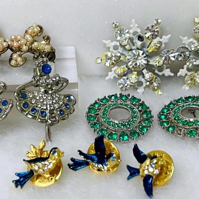Vintage Brooch Sets