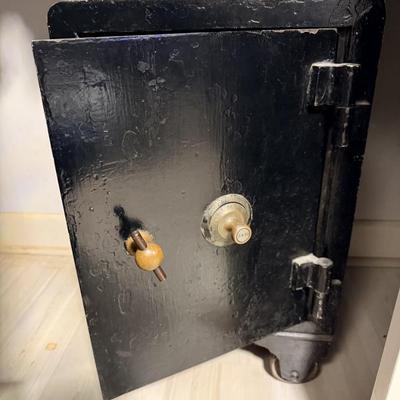 Sale Photo Thumbnail #33