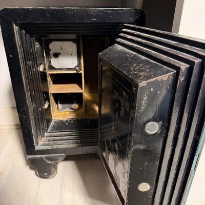 Sale Photo Thumbnail #34