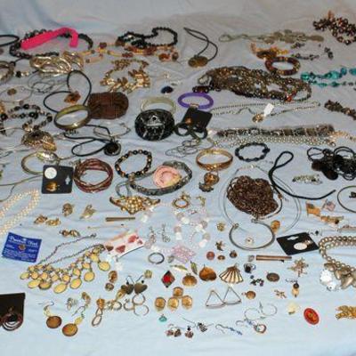 Sale Photo Thumbnail #137