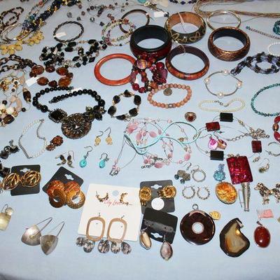 Sale Photo Thumbnail #153