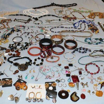 Sale Photo Thumbnail #152