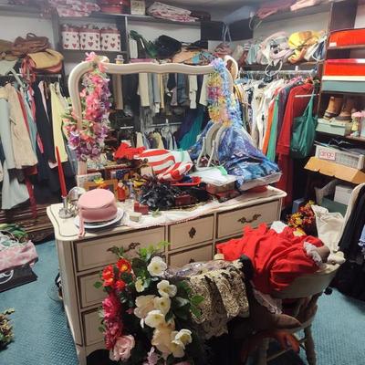 Sale Photo Thumbnail #77