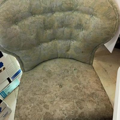 Vintage Green Floral Damask Accent Side Chair - Great Design with Large Back and Wooden Feet