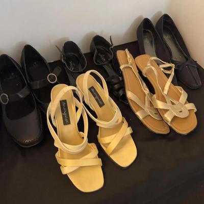 5 Pairs of Womens Sandals And Dress Shoes - Size 8.5