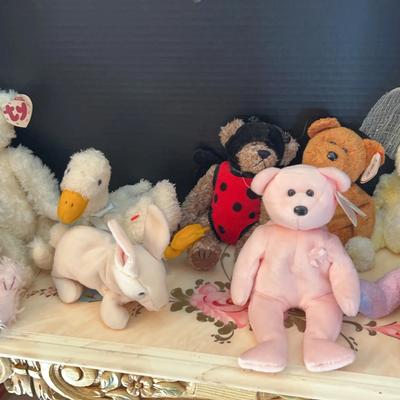 Specialty Bears, Bunnies & Duck - Ty Beanie Wedding, Ladybug And Fluffy Stuffed Collectibles