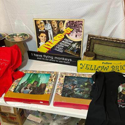 Wizard Of Oz Memorabilia - Plates, T Shirts, Signs And More 