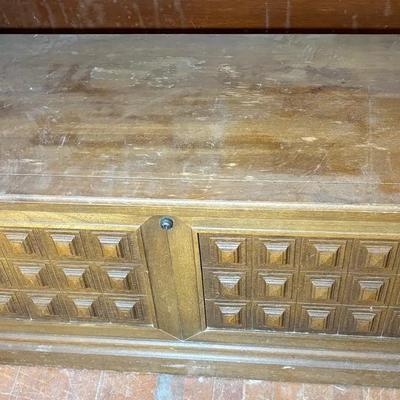 Vintage Lane Cedar Chest