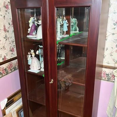 Mirrored Back 2 Door Display Cabinet 