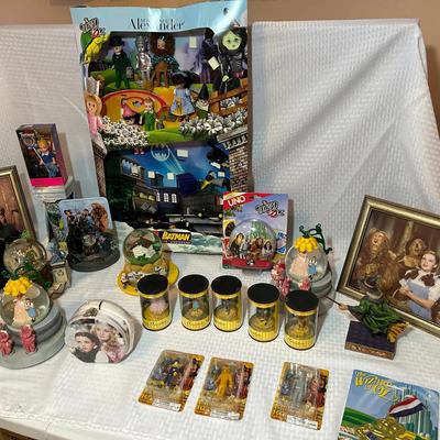Assortment Of Wizard Of Oz Toys And Collectables 