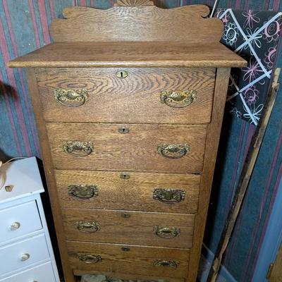 Antique Oak Chest Of Drawers