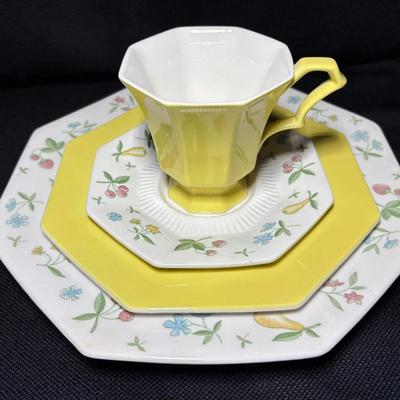 Vintage Mixed 75pc Independence Ironstone & Nikko Classic Yellow 