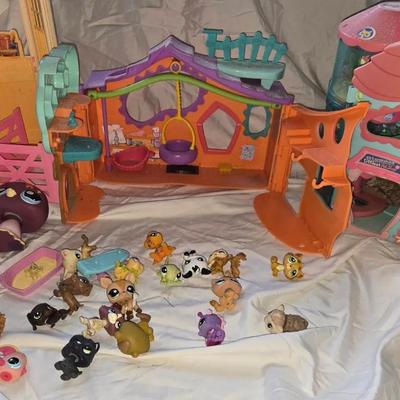 Littlest Pet Shop Play Sets & Animal Figurine Toys