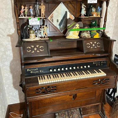 Farrand Organ Co. Pump Organ