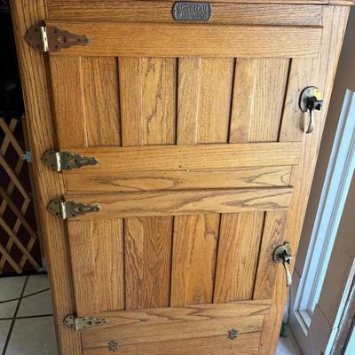 White Clad Vintage Oak Ice Box