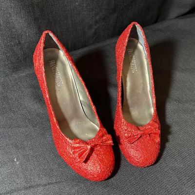 Pair Of Ruby Slippers - Wizard Of Oz Memorabilia 