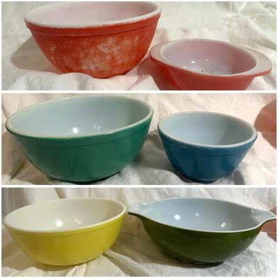 Early Vintage Pyrex Dishes: Yellow, Green, Blue & Red