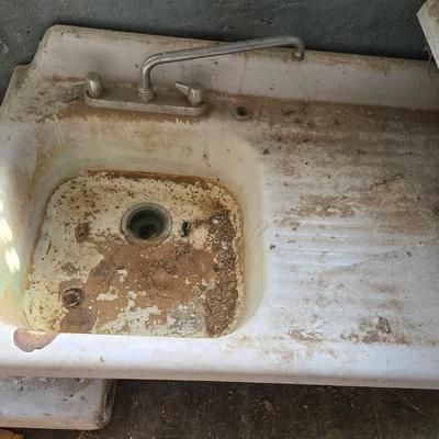 Cast Metal Enameled Farmhouse Sink #2