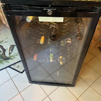 Sale Photo Thumbnail #145: Frigidaire Wine Cooler Rack 
