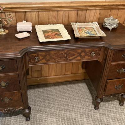 Sale Photo Thumbnail #7: Antique Desk 