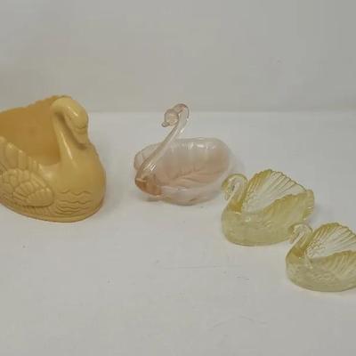 Vintage Regaline Swan