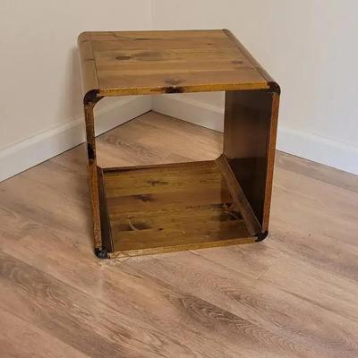 Cube Endtable 