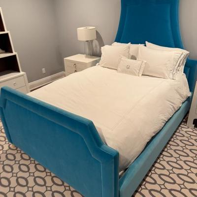 Sale Photo Thumbnail #100