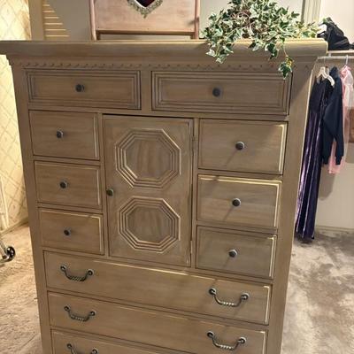 Sale Photo Thumbnail #123