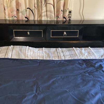 Basic-Witz Retro 80s Wood King Headboard, Bed Frame with Bed Linens - Black Lacquer and Gilt