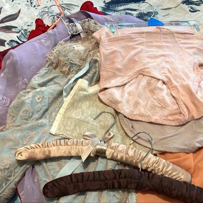 Vintage Lingeries and Robes - Size L