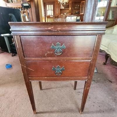 Victorian 2-Drawer Vintage Accent Table 