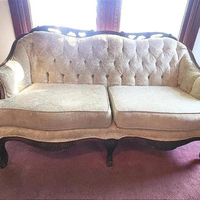 Lous IV Style Settee - Very Good Condition - Jacquard Upholstery
