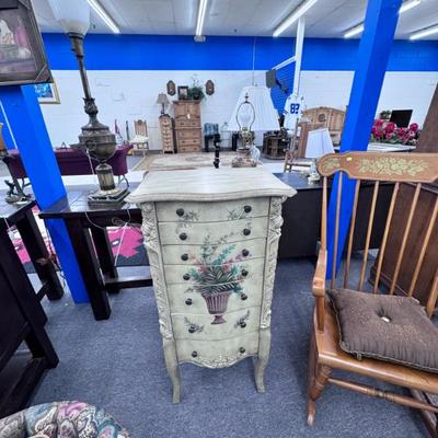 Sale Photo Thumbnail #50