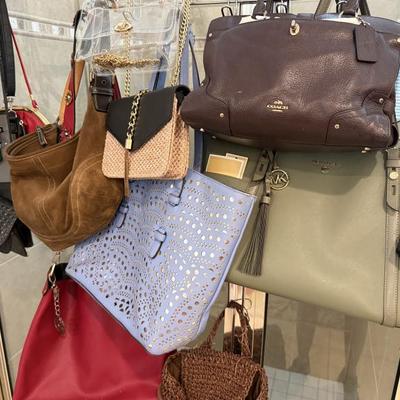 Sale Photo Thumbnail #125