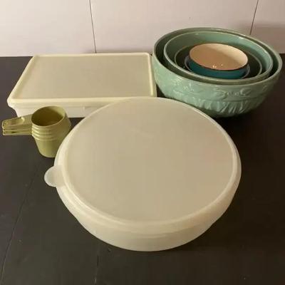 5 Bowls And Tupperware