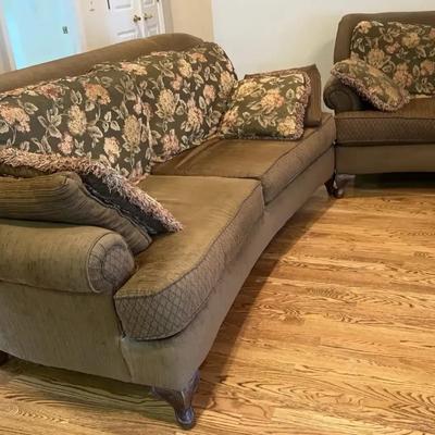 Mayo Furniture Upholstered Sofa Set