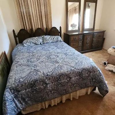Vintage Full Size Bed And Dresser 