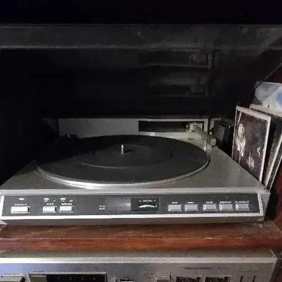 Vintage Realistic LAB-2000 Linear Tracking Turntable And Receiver 