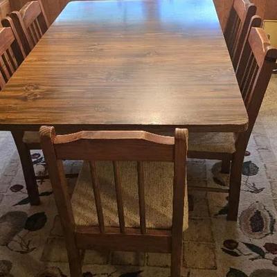 Vintage Table With 6 Chairs 