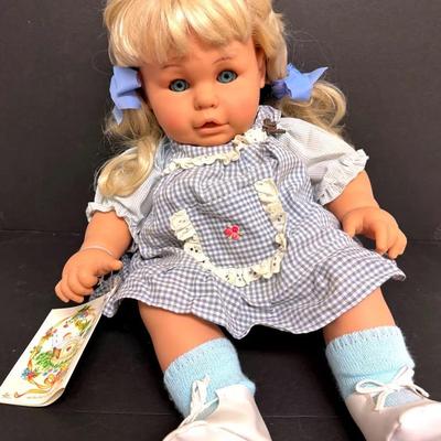 "Lissi" Fashion Doll