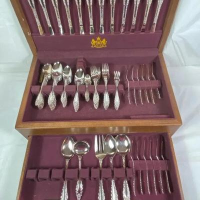 Prestige “Concord” Stainless Flatware Set – 60+ Piece Lot with Wooden Chest – Floral Embossed Patter