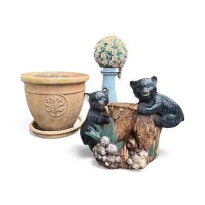 Garden Decor Lot – Planters & Outdoor Accents