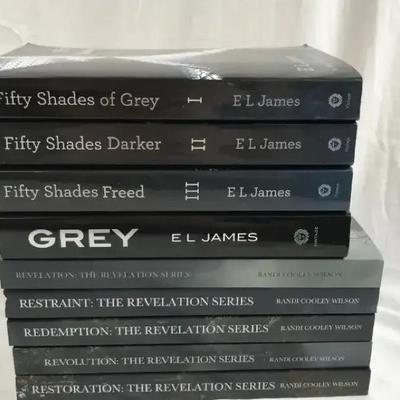 E.L James - Fifty Shades Paperback Collection 
