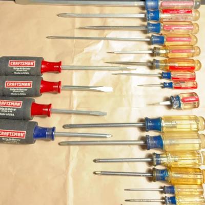 Large Craftsman Screwdriver Lot – Phillips & Flathead Assortment, USA-Made Grip-N-Drive 