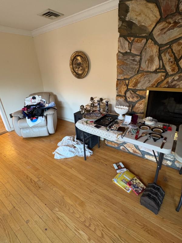 Sale Photo Thumbnail #9