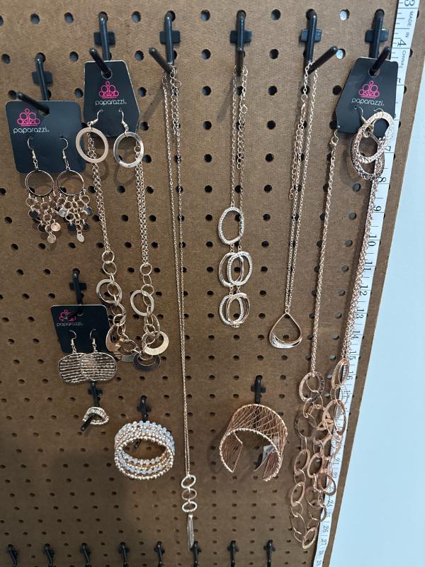 Sale Photo Thumbnail #137