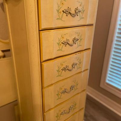 Sale Photo Thumbnail #123