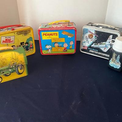 Vintage Lunchboxes With 1 Thermos