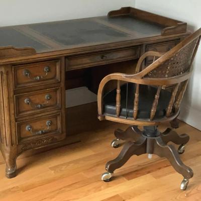 Sligh & Lowry Desk With Rolling Chair