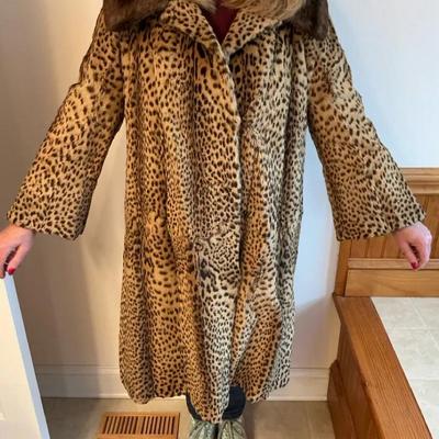Womens Spotted Fur Coat
